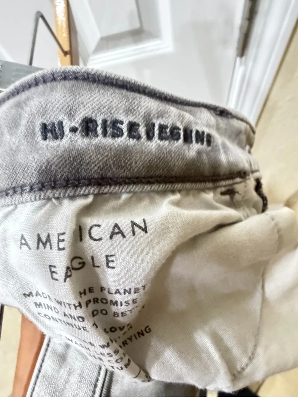 American Eagle Next Level Stretch Distressed Jeans Size 2 Color Gray